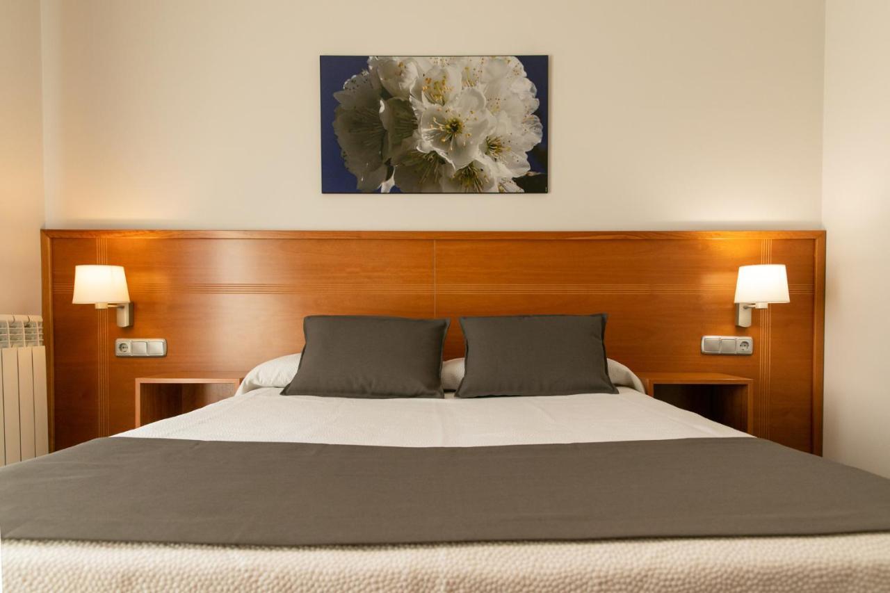 Aparthotel Cal Marcal Puig-reig Exterior photo